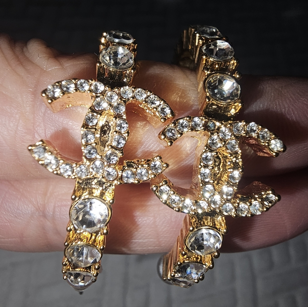 Beautiful ICY BLING Fashion EARRINGS Gold CRYSTAL